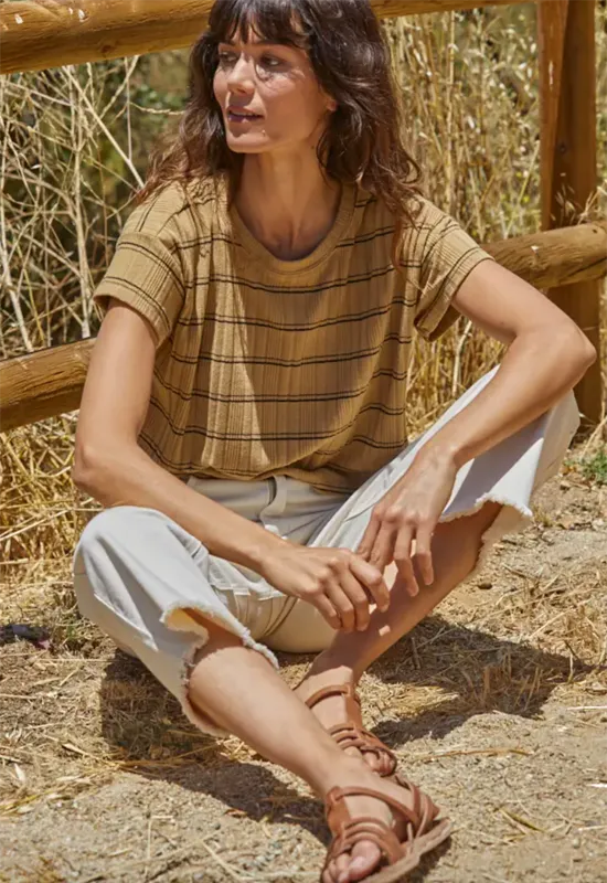 Short Sleeve Ribbed Top in Camel Black