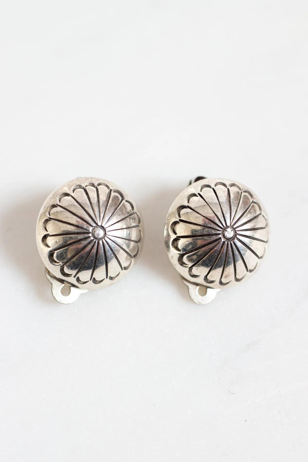 Earring Clip in Large Puff Circle Conco style