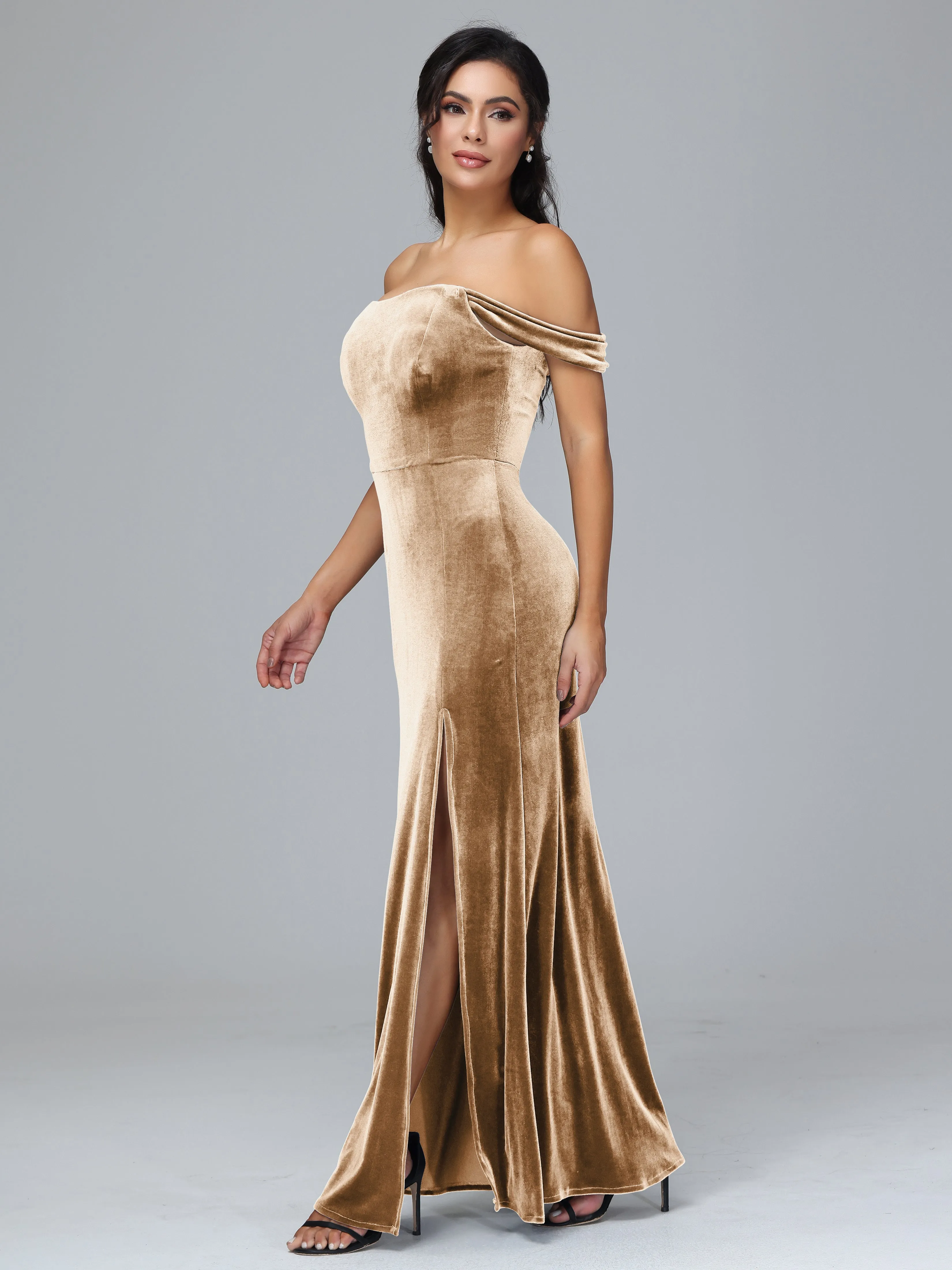 Grande Taille Honorary Bridesmaid Velvet Open Arm Shoulderless Gown