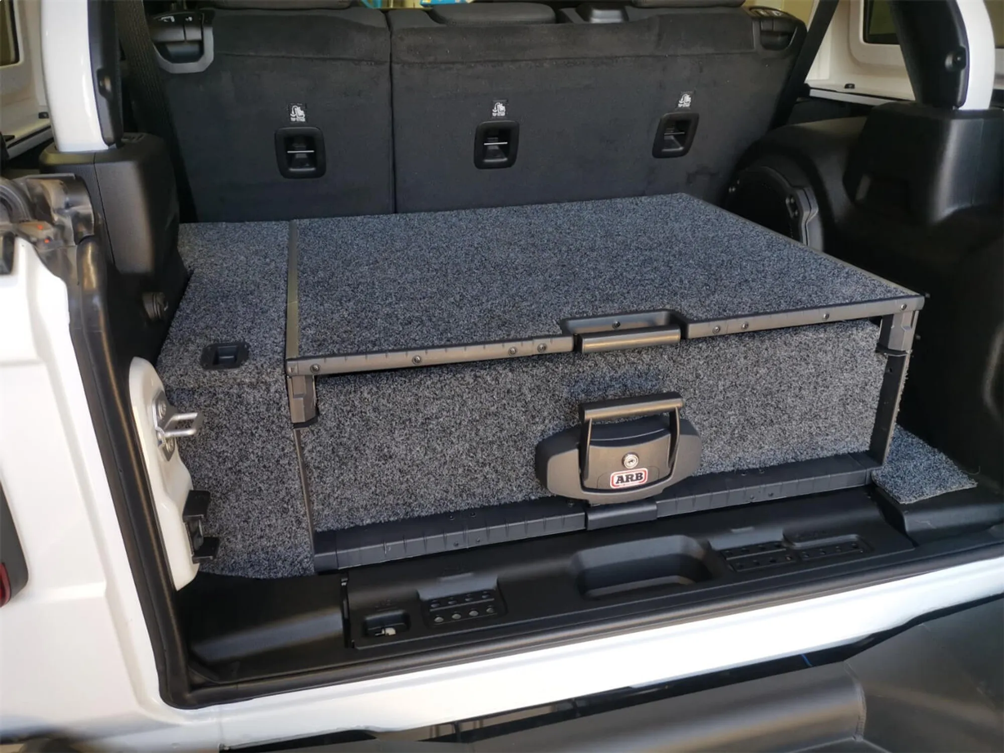 Side Floor Kit Subwoofer Plastic Trim 4DR JL4DFKIKSUB